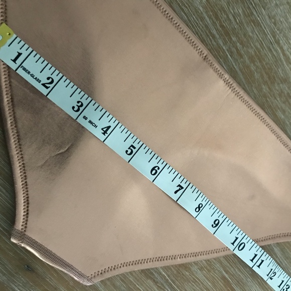 TRIANGL Bikini Bottoms + Drawstring backpack - Picture 6 of 7